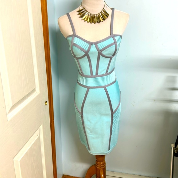 Gorgeous light blue bandage dress new with tags - Picture 1 of 5